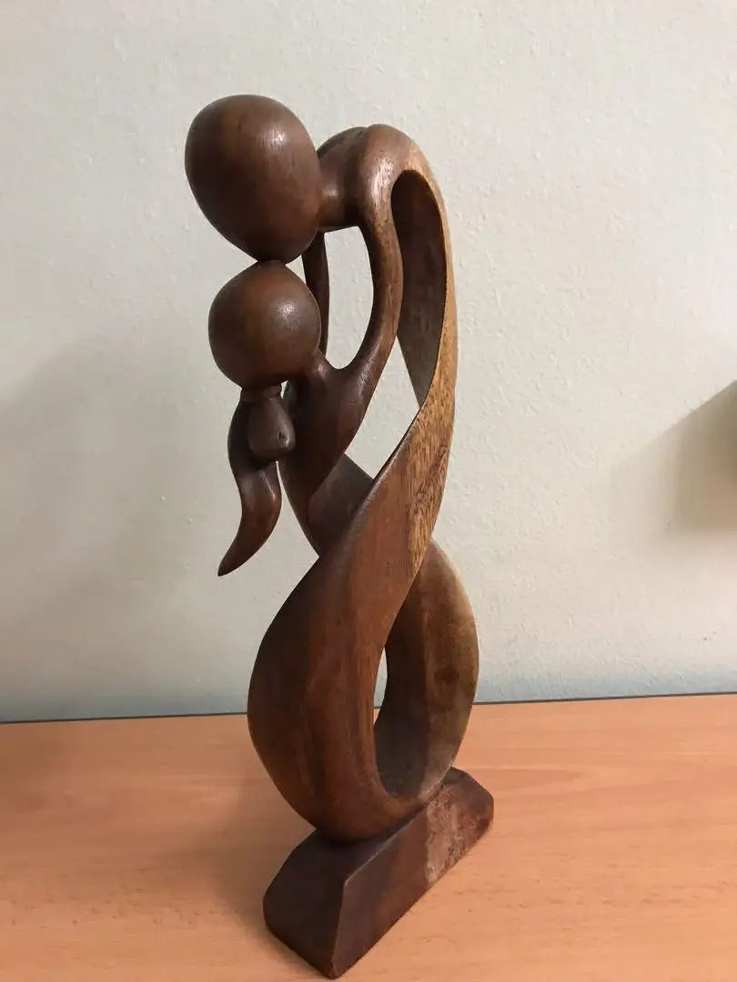 "Kiss Me" Romantische Liebesstatue, Umarmung, Harz, abstrakt, moderne Kunstskulptur, dekoratives Heim-Geschenk, 26x11 cm