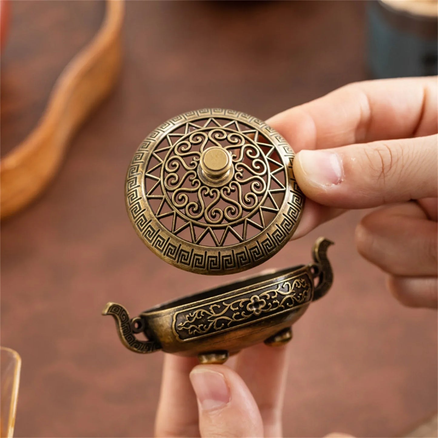 Compact Alloy Carved Retro Incense Censer
