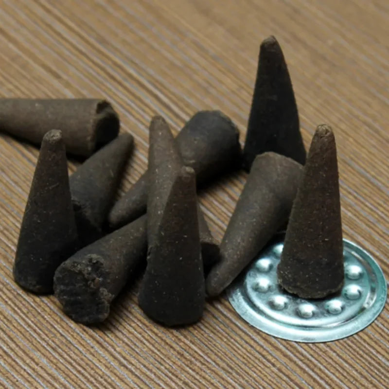 Handmade Indian Incense Frankincense Patchouli Tower Incense Cones with Metal Incense Base Buddhist Ornaments Home Fragrance - Your Ritual Hub 
